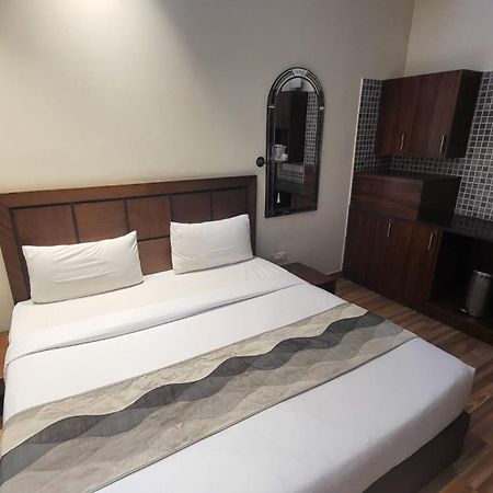 Uds Villa Scandinavian B&B - Next To Vfs Nueva Delhi Exterior foto